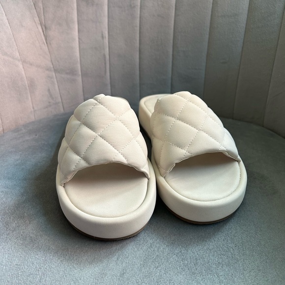 Shushop Quilted Slip On Slides - size 6 shu shop - Picture 4 of 9